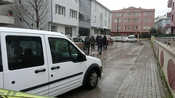 Bursa'da yakalanacağını anlayan saldırgan kendisini silahla vurdu - 2