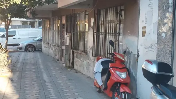 zeytinburnunda-sucustu-yakalanan-hirsizlara-meydan-dayagi-o-anlar-kamerada-1640074188875.jpg Zeytinburnu’nda suçüstü yakalanan hırsızlara meydan dayağı: O anlar kamerada - 1