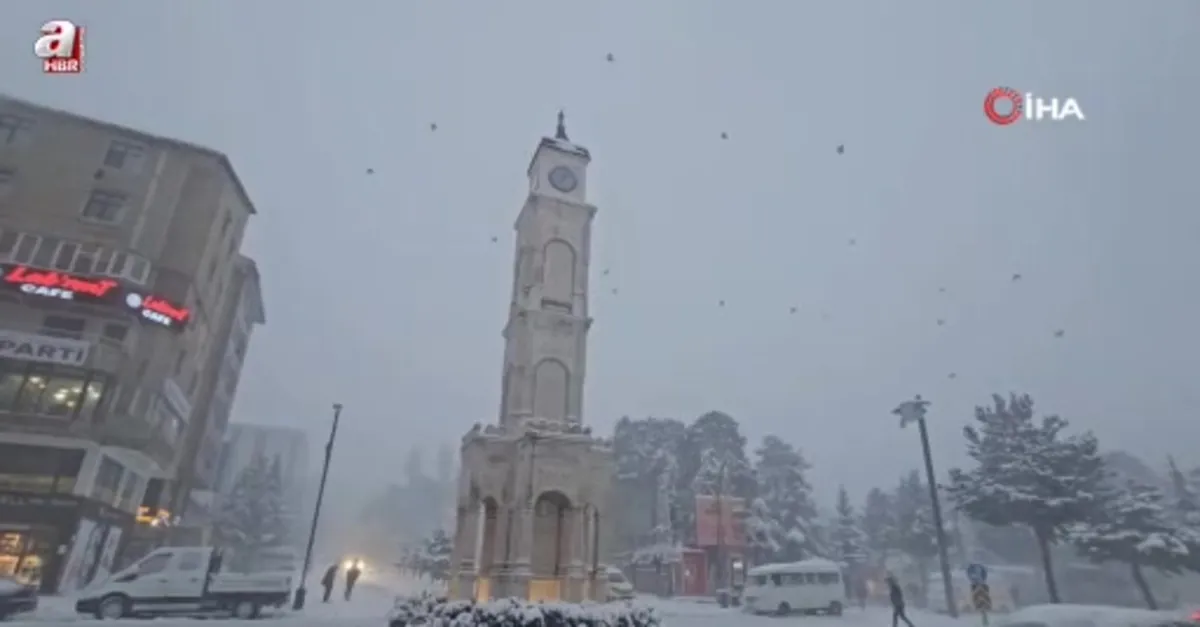 Tatvan’da yoğun kar yağışı