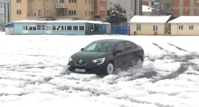 Kar lastiği neden önemli? Neden kış lastiği kullanılmalı?