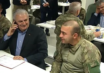 Başbakan ile yemek yiyen o asker şehit oldu