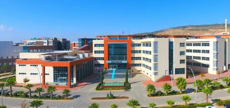 7 Aralık Üniversitesi'ndeki 2 fakülteye yeni dekan atandı