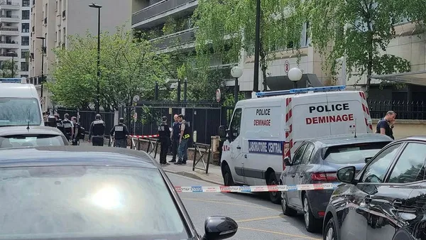 Son dakika: Türkiye'den Paris Başkonsolosluğuna saldırıya tepki! Bakan Çavuşoğlu: Somut adımlar görmek istiyoruz - 2