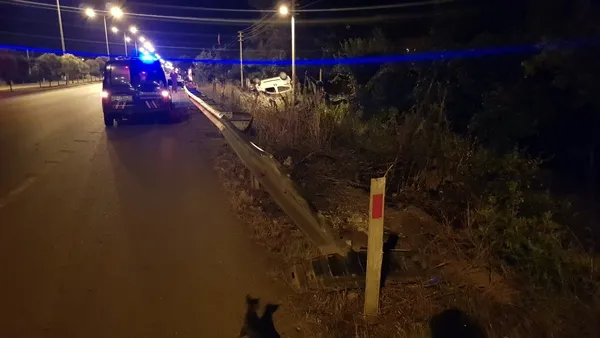 samsunda-korkunc-kaza-arac-takla-atti-su-kanalina-uctular-1659073947701.jpg Samsun’da korkunç kaza! Araç takla attı su kanalına uçtular - 2