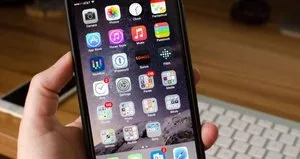 Apple iPhone’u ölüme terk ediyor