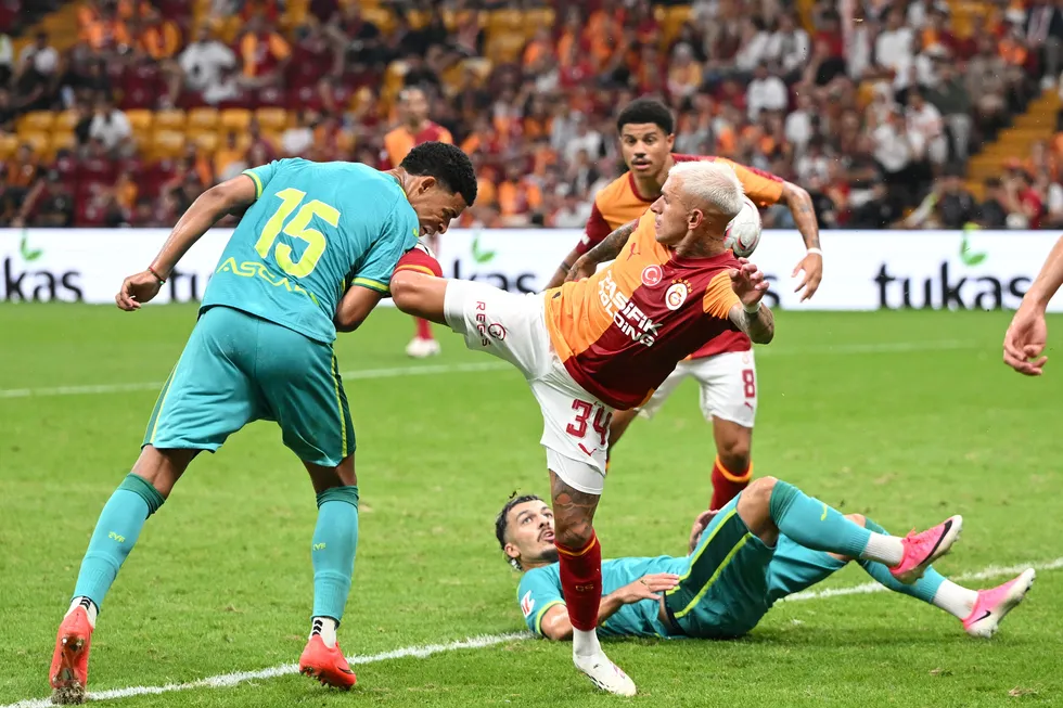 aslan-son-provada-maglup-mac-sonucu-galatasaray-1-2-villarreal-1786219567694.jpg Aslan son provada mağlup! Maç sonucu: Galatasaray 1-2 Villarreal - 7