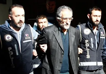 Teröristbaşı Gülen'in kardeşi ağlayarak ifade verdi