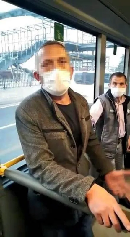 halk-otobusunde-igrenc-olay-sapigin-sozleri-cildirtti-1605081888790.jpg Halk otobüsünde iğrenç olay! Sapığın sözleri çıldırttı... - 4