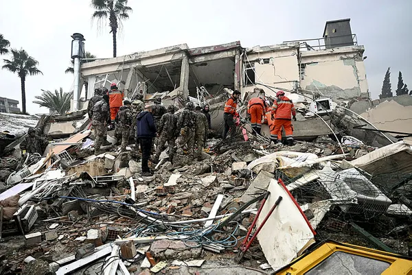Son dakika: Dakika dakika yüzyılın depremi! İşte yaşanan tüm gelişmeler! A Haber felakete böyle yakalandı