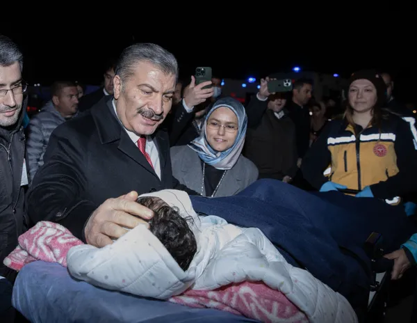 Son dakika: Sağlık Bakanı Fahrettin Koca: Sahra hastanesi Refah Kapısı’na yakın kurulacak