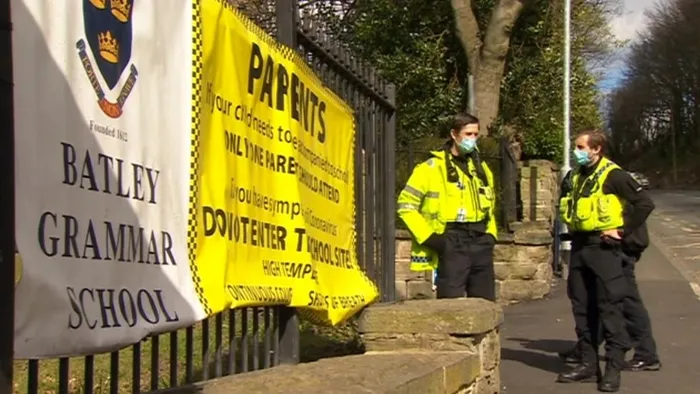 İngiltere’den skandal karar! Hz. Muhammed’e yönelik hakaret içeren karikatürleri gösteren öğretmen göreve dönebilecek