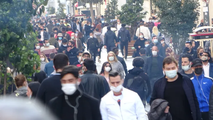 Son dakika: Tam kapanma öncesi İstanbul’dan sevindiren haber! Vakalar yüzde 30 oranında azaldı