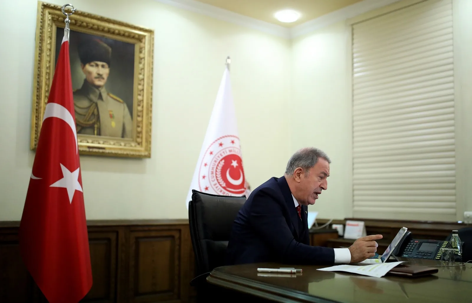 Milli Savunma Bakanı Akar NATO Genel Sekreteri Stoltenberg ile görüştü