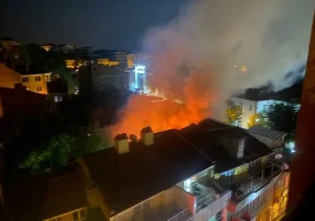 Tavşanlı'da kuaför dükkanında yangın