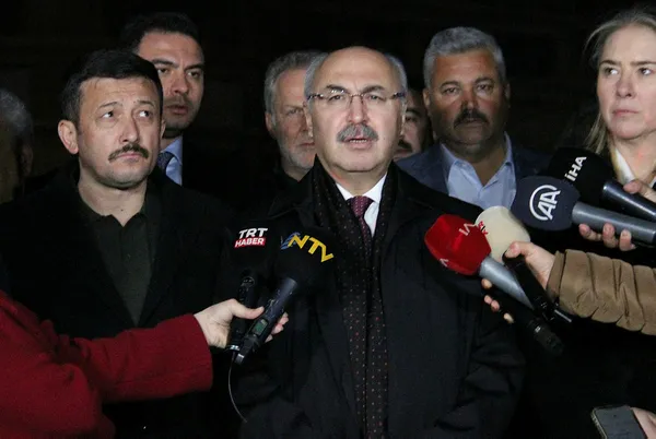 İzmir’in Bornova ilçesinde otel inşaatında vinç devrildi! 6 can kaybı 2 yaralı