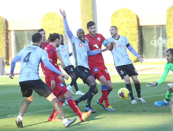 Beşiktaş Altınordu hazırlık karşılaşmasında gol düellosu