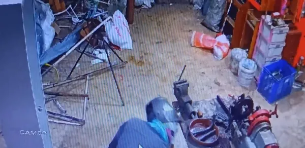 1666944396083.jpg Düzce’de acemi hırsız! Tanınmamak için yaptıkları pes dedirtti - 4