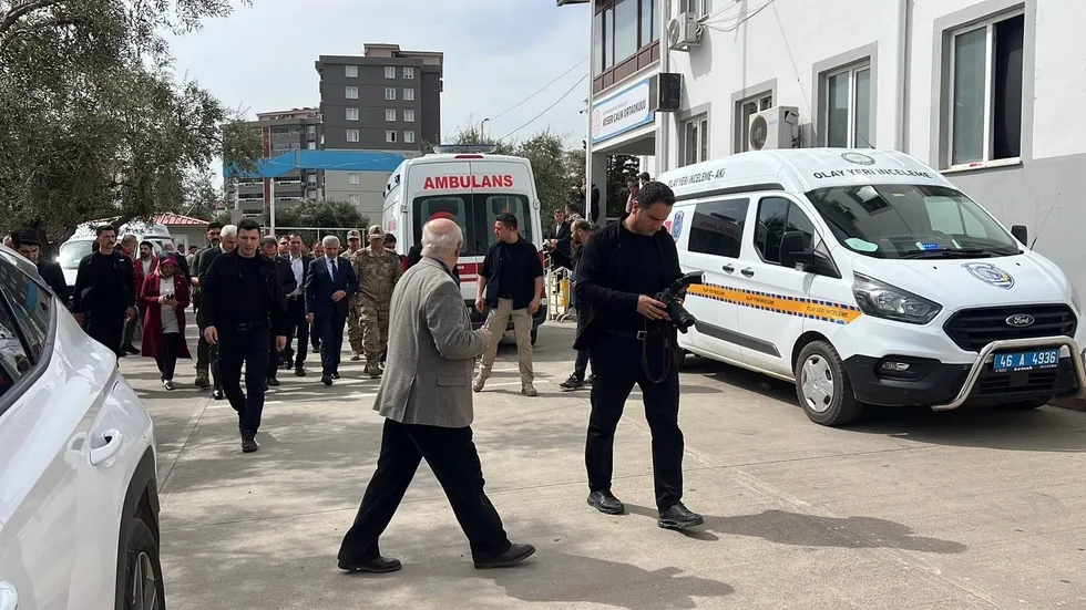 dijital-tehdit-ve-cifte-standardin-anatomisi-milli-medyaya-kiskac-kuresel-kirli-duzene-denetimsizlik-1786384248947.jpg Dijital tehdit ve çifte standardın anatomisi! Milli medyaya kıskaç, küresel kirli düzene denetimsizlik - 12