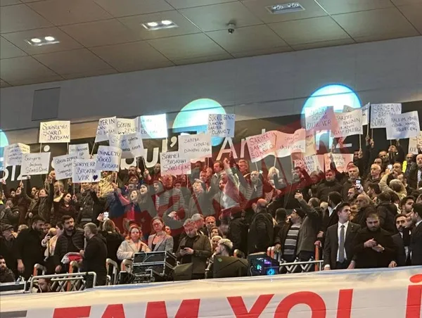 CHP’de İstanbul krizi! Ekrem İmamoğlu adayları tanıttı Özgür Özel’in koltuğu boş kaldı! | İmamoğlu’na CHP’lilerden Sarıyer protestosu