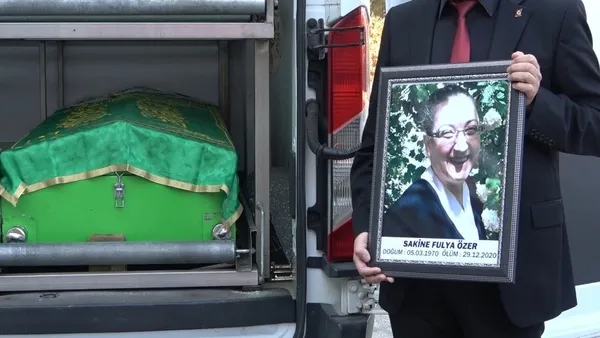 20 yıllık hemşire Covid-19'a yenik düştü! Sakine hemşire gözyaşlarıyla son yolculuğuna uğurlandı - 3