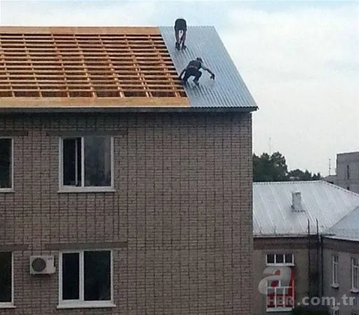 Lise bahçesindeki ağaca yıldırım düştü! 6 metrelik ağaç ortadan ikiye ayrıldı 21