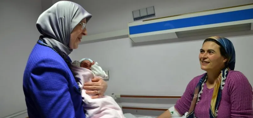 Denizli'de 2017'nin ilk bebeği Melike oldu