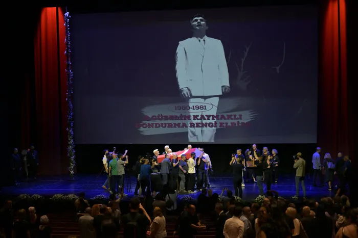 Sanatçı Kenan Işık için AKM'de tören düzenlendi