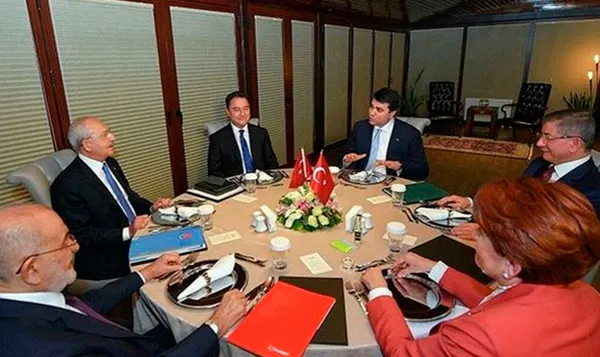 1672394926205.jpg Temel Karamollaoğlu'ndan 6'lı masayı karıştıracak sözler! Erdoğan buldozer gibi ezip geçer - 1