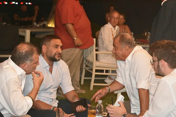galatasaray-baskani-dursun-ozbek-muglada-dernek-gecesine-katildi-fatih-terim-ile-bir-araya-geldi-arda-gulere-o-1688774869901.jpg Galatasaray Başkanı Dursun Özbek Muğla'da dernek gecesine katıldı! Fatih Terim ile bir araya geldi! Arda Güler’e övgü dolu sözler... - 4