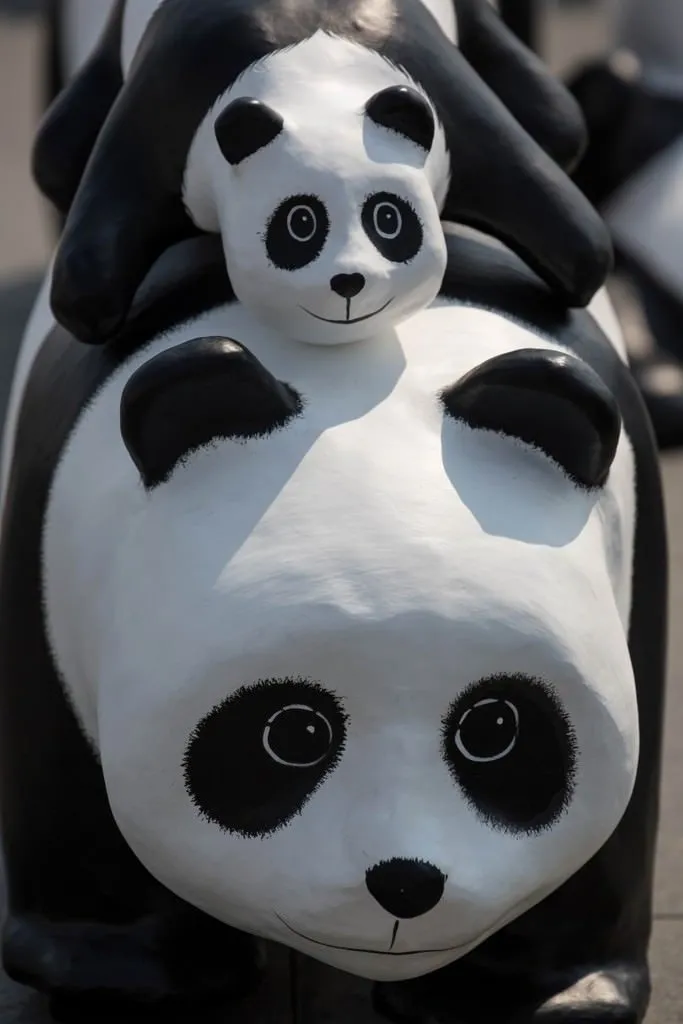 Fransız sanatçı Paulo Grangeon’un 1600 panda heykeli