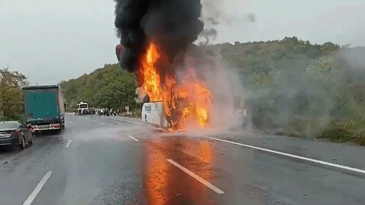 Bursa'da yolcu otobüsü alevlere teslim oldu