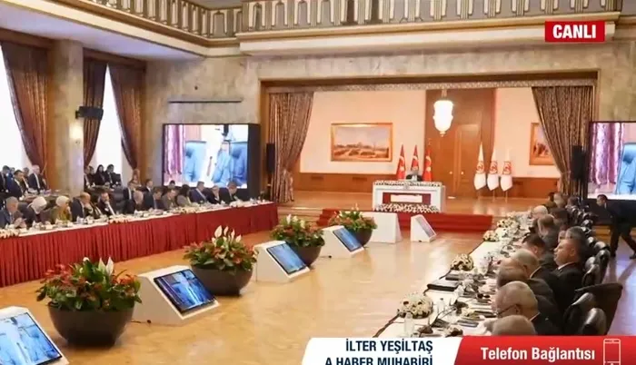 komisyon-heyeti-imraliyi-ziyaret-etti-tbmm-baskanligindan-aciklama-1764007137837.jpg (Fotoğraf: ahaber.com.tr - ekran görüntüsü)