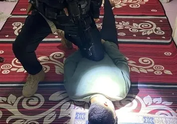 Adana'da PKK elebaşı Abdullah Öcalan'ın posterini asan 2 şahıs paketlendi