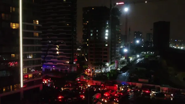 istanbulda-dev-rezidansta-yangin-24-katli-binada-cikan-yangin-kontrol-altinda-1665896446995.jpg İstanbul'da dev rezidansta yangın! 24 katlı binada çıkan yangın kontrol altında - 6