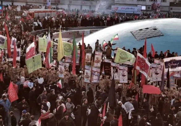 Kasım Süleymani'nin kızı Zeynep: Çılgın Trump babamın ölümüyle her şeyin sona erdiğini düşünmesin - 4