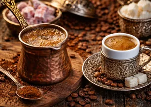 Köpüklü Türk kahvesinin sırrı! Suyun ısısı fincanda fark yaratıyor: İşte püf noktaları