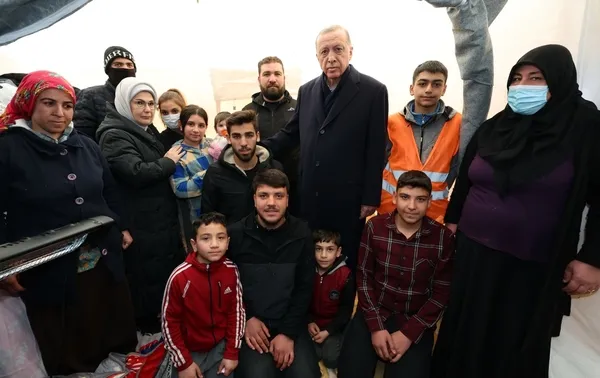 baskan-erdogan-acikladi-universiteler-yaza-kadar-kapali-uzaktan-egitime-gecildi-mart-ve-nisan-celpleri-de-erte-1676118629557.jpg Başkan Erdoğan açıkladı: Üniversiteler yaza kadar kapalı! Uzaktan eğitime geçildi | Mart ve Nisan celpleri de ertelendi - 8