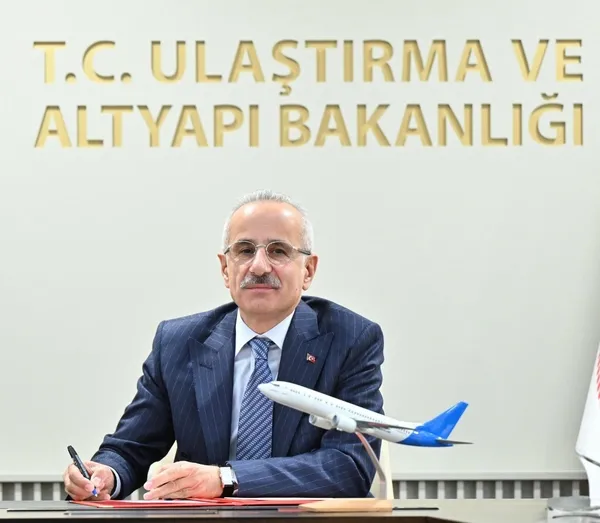 Hava yolu yolcu trafiğinde rekor artış… Bakan Uraloğlu son rakamları açıkladı - 2