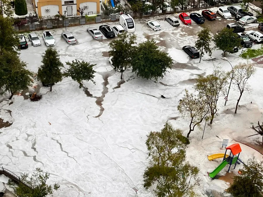 dereceler-sifira-iniyor-bahar-kisa-geri-donuyor-carsamba-sert-gececek-1775455200303.jpg İç kesimlerde hafta ortasından itibaren kış şartlarının yeniden hissedilmesi bekleniyor. (Fotoğraf: AA)