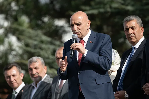 İşte iki rakibin son 5 yılı! Mansur Yavaş ve Turgut Altınok’un karnesi ortaya çıktı! 25 kat küçük bütçe...