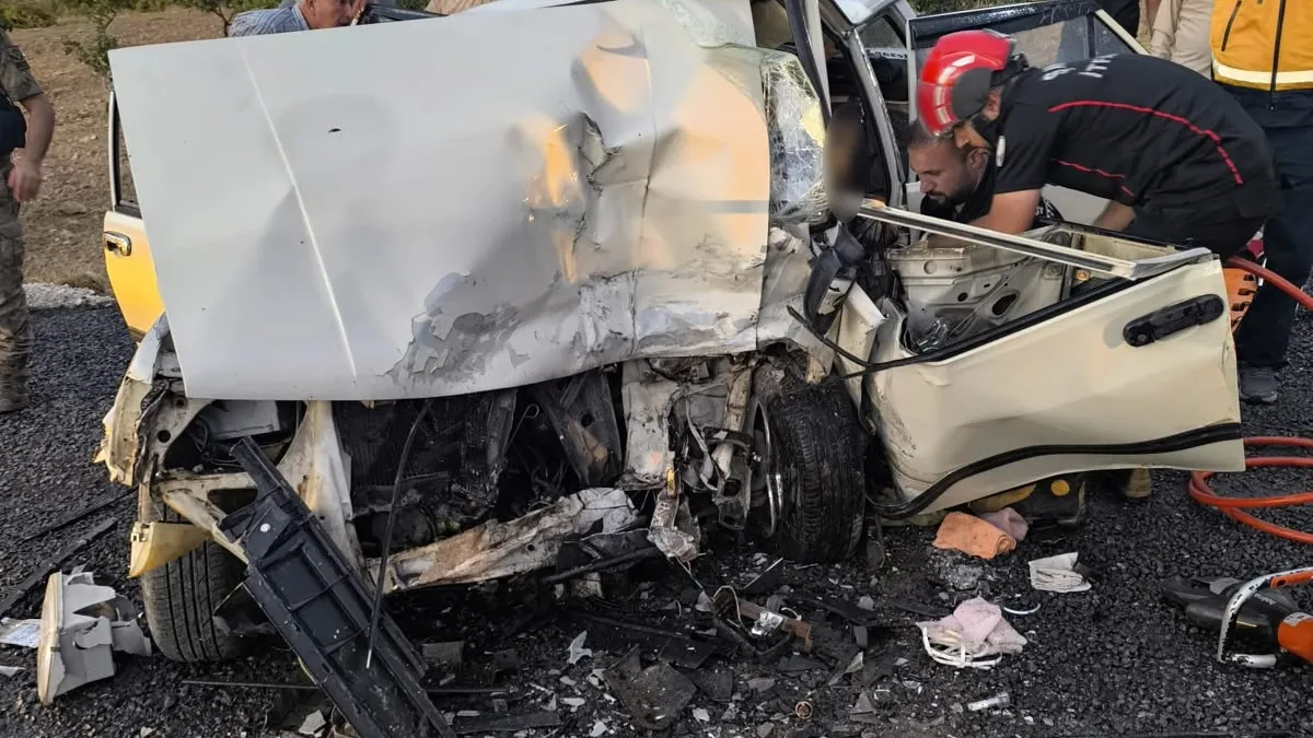 Şanlıurfa'da feci kaza! Otomobil hurdaya döndü: 1 ölü