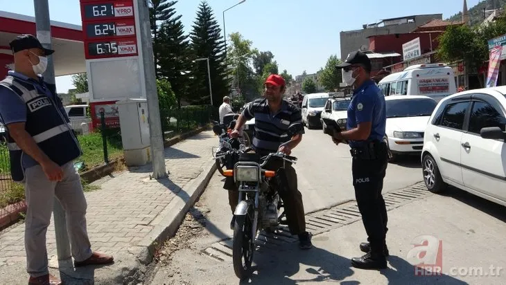 Adana’da akılalmaz olay! Polis kontrolünden kaçmak için bu yönteme başvurdular!