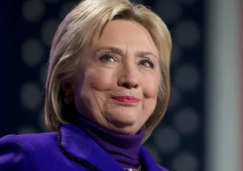 New York Times Clinton için bir ilke imza attı