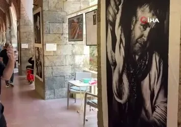İpekböceğinin hikayesi ipek kumaşa basılan fotoğraflarla Kozahan'da sergileniyor