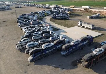 Uzak Doğu'dan getirilen ikinci el araçlar Suriye'ye taşınıyor!