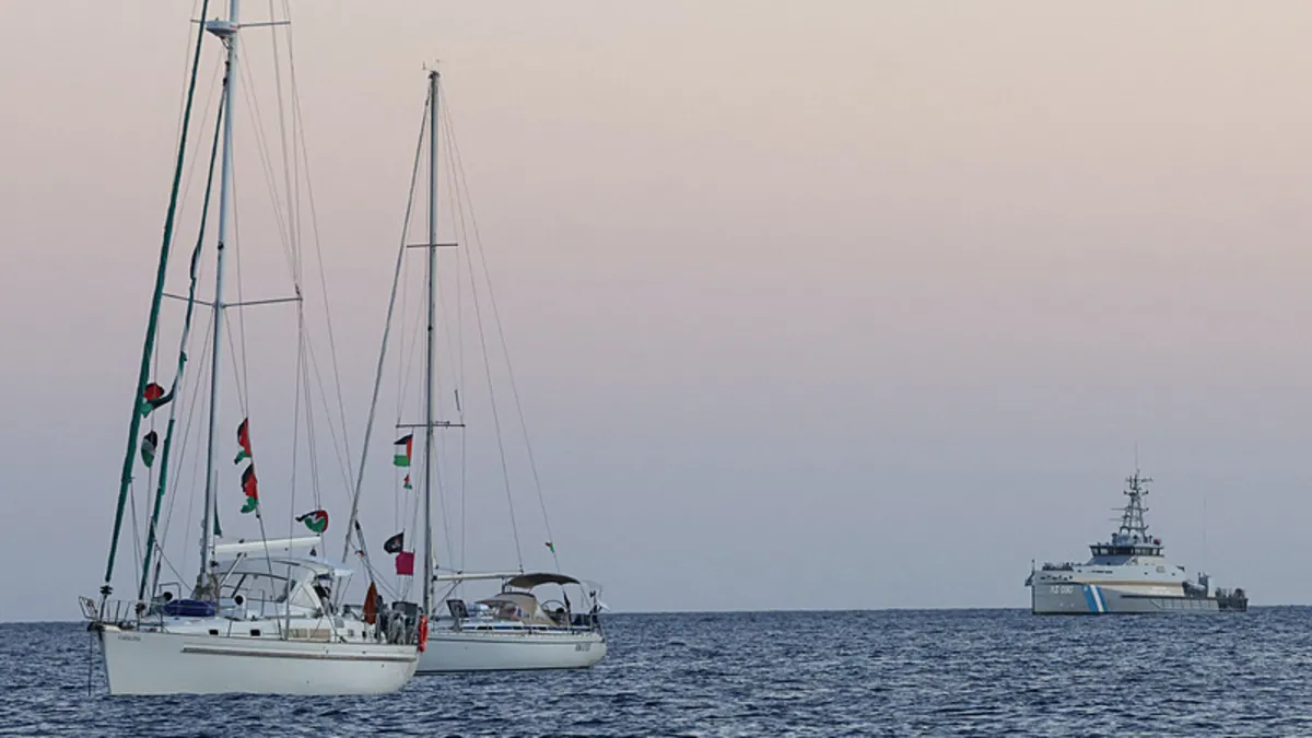 Türkiye'den Sumud Filosu yolcularına tahliye! Su alan Johnny M'in imdadına Türkiye yetişti