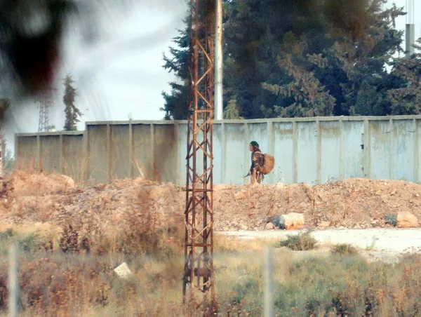 PKK/YPG’li teröristler Türkiye sınırına yakın noktada böyle görüntülendi - 1