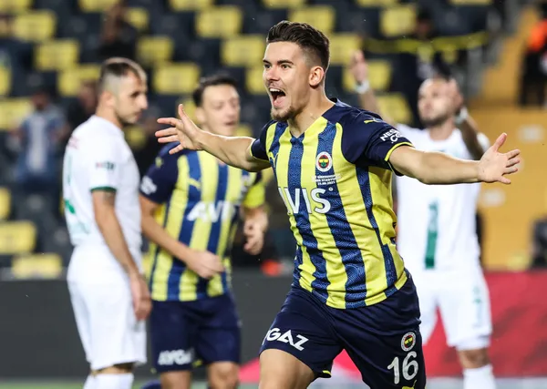 son-dakika-sozlesme-imzalamasi-bekleniyordu-fenerbahceye-ferdi-kadioglu-soku-1644522174225.jpg Son dakika: Sözleşme imzalaması bekleniyordu! Fenerbahçe'ye Ferdi Kadıoğlu şoku - 2