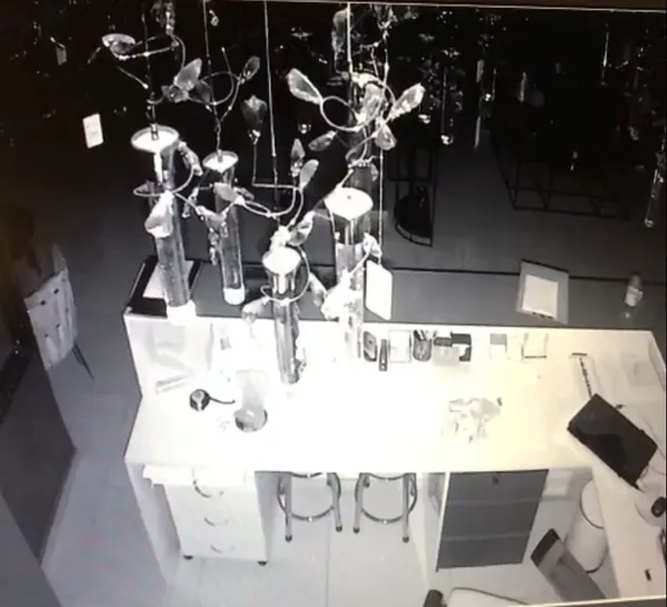 diyarbakirda-deprem-aninin-yeni-goruntuleri-ortaya-cikti-zemin-besik-gibi-sallandi-1678521273896.jpg Diyarbakır’da deprem anının yeni görüntüleri ortaya çıktı! Zemin beşik gibi sallandı - 2