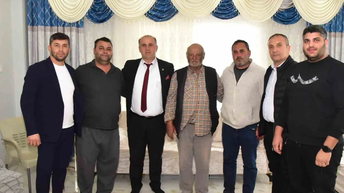 CHP'den istfa depremi! İncirliova Belediyesi meclis üyesi AK Parti'ye geçti